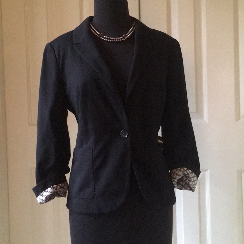 Double-breasted Black Blazer cuffs to 3/4 Sleeve